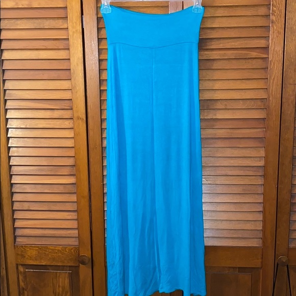 Charlotte Russe maxi skirt - Picture 2 of 3